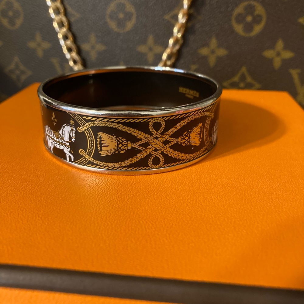 SOLD Hermes Black and Gold Equestrian Bracelet - Picture 4 of 14